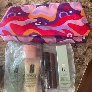 8 piece Clinique set
